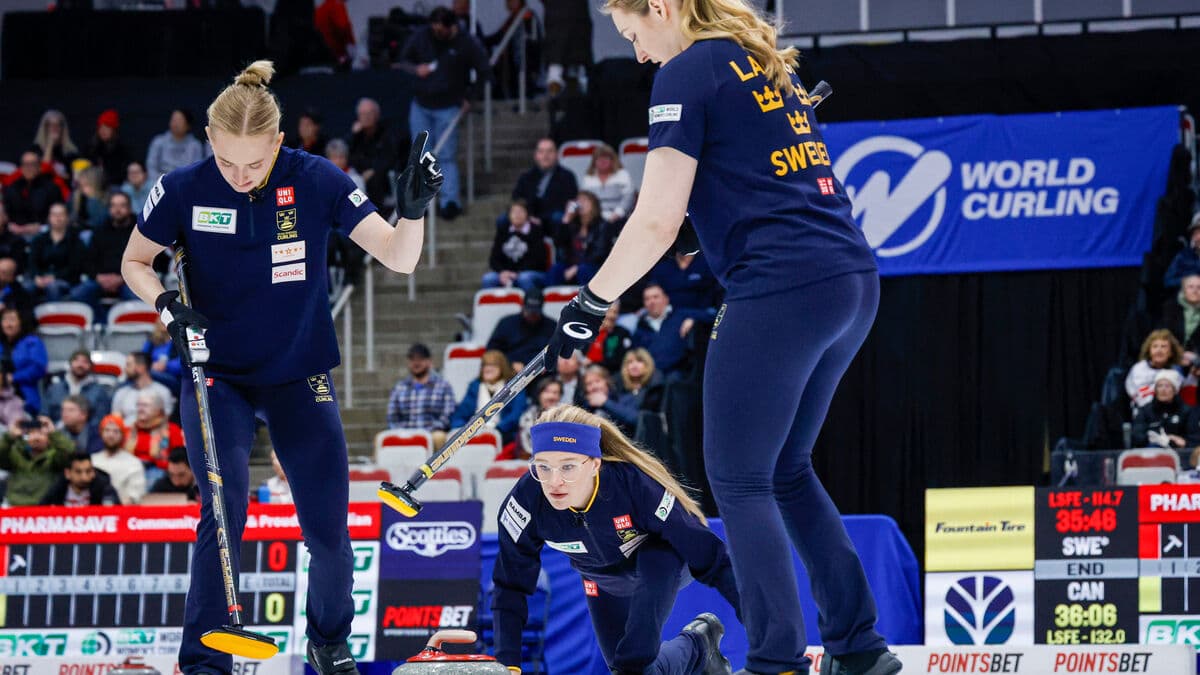 Sweden's curling ladies fell, lost a big lead