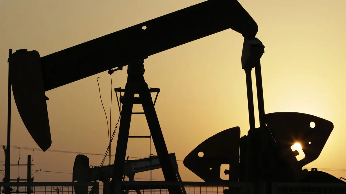 Oil prices fall at opening as US and Iran deal talks weigh on futures