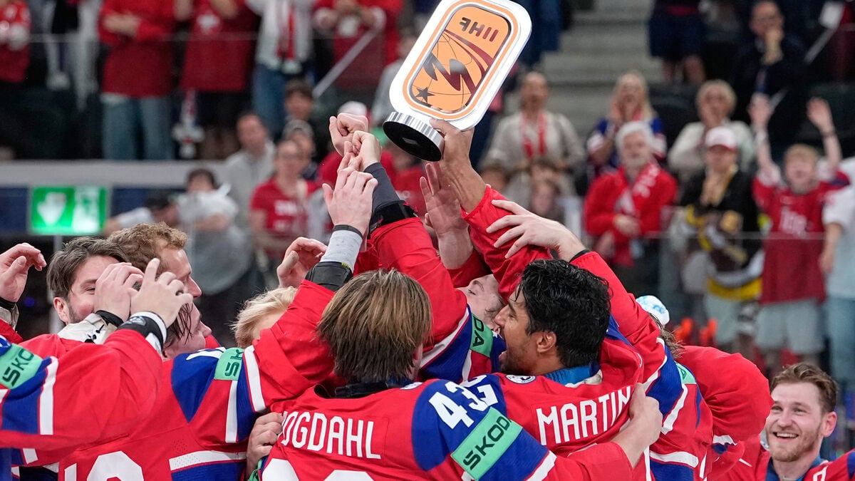 Celebrating like in the NHL - Norway's bronze trophy on tour