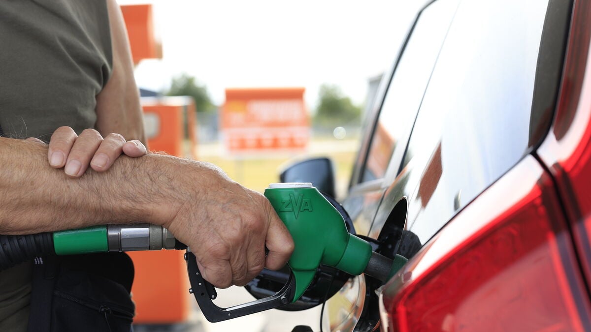 Gasoline prices rise by 40 öre as oil costs rebound