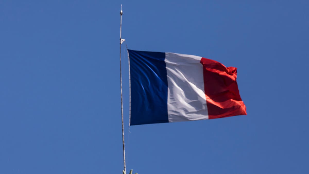 Girl found stabbed to death - tension around schools