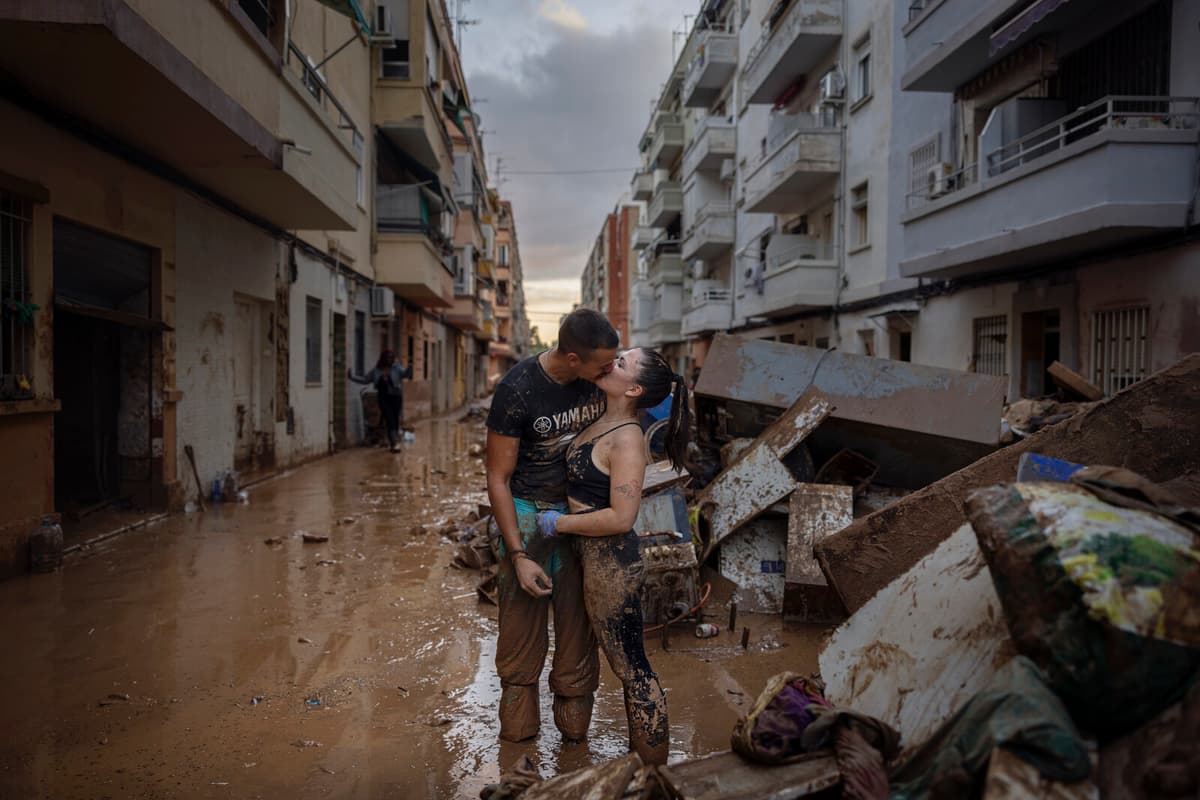 The Kiss in Valencia is the Picture of the Year