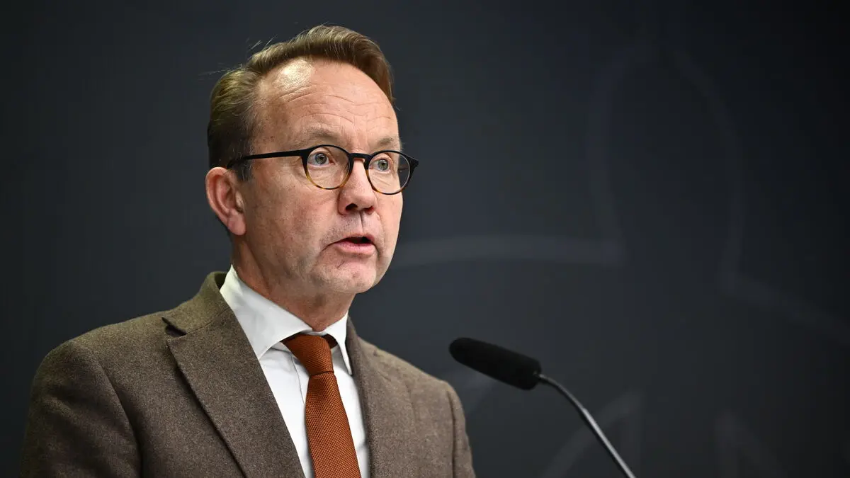 Minister for Social Services summons head of the National Board of Health and Welfare