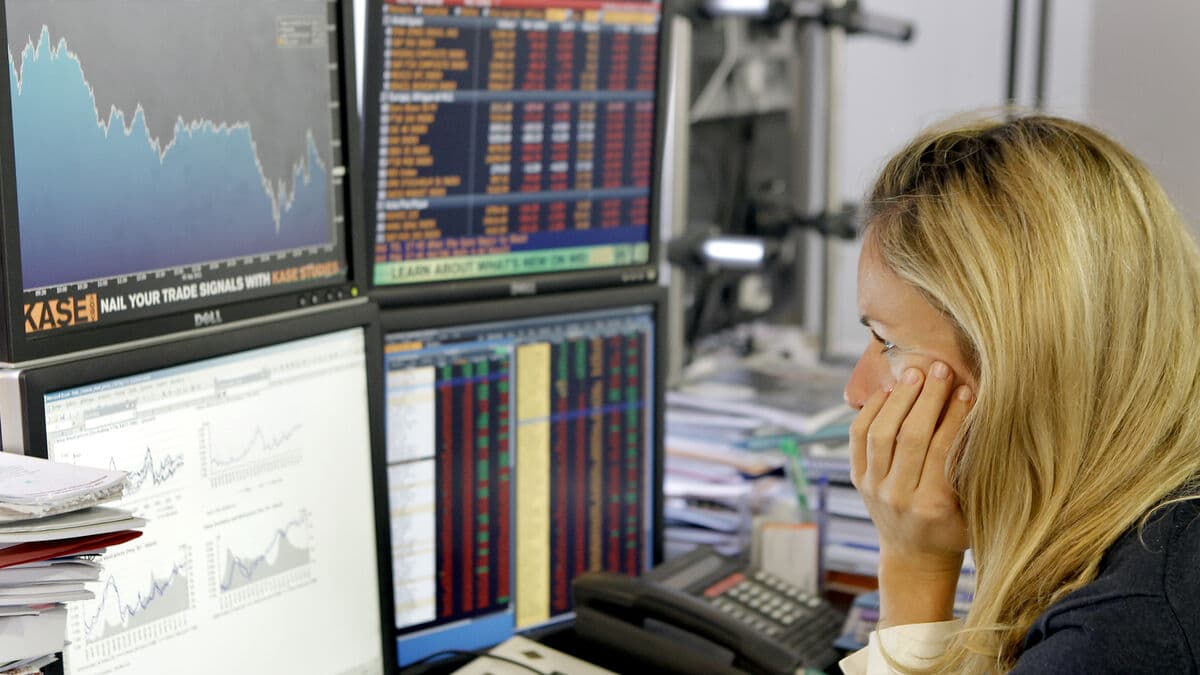 Paris Stock Exchange Drops as Prime Minister Resigns