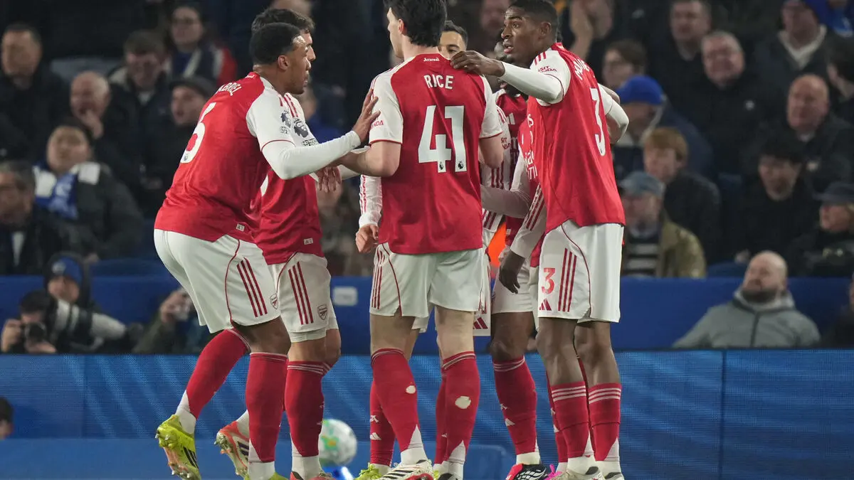 Arsenal moves to the top - City dropped points