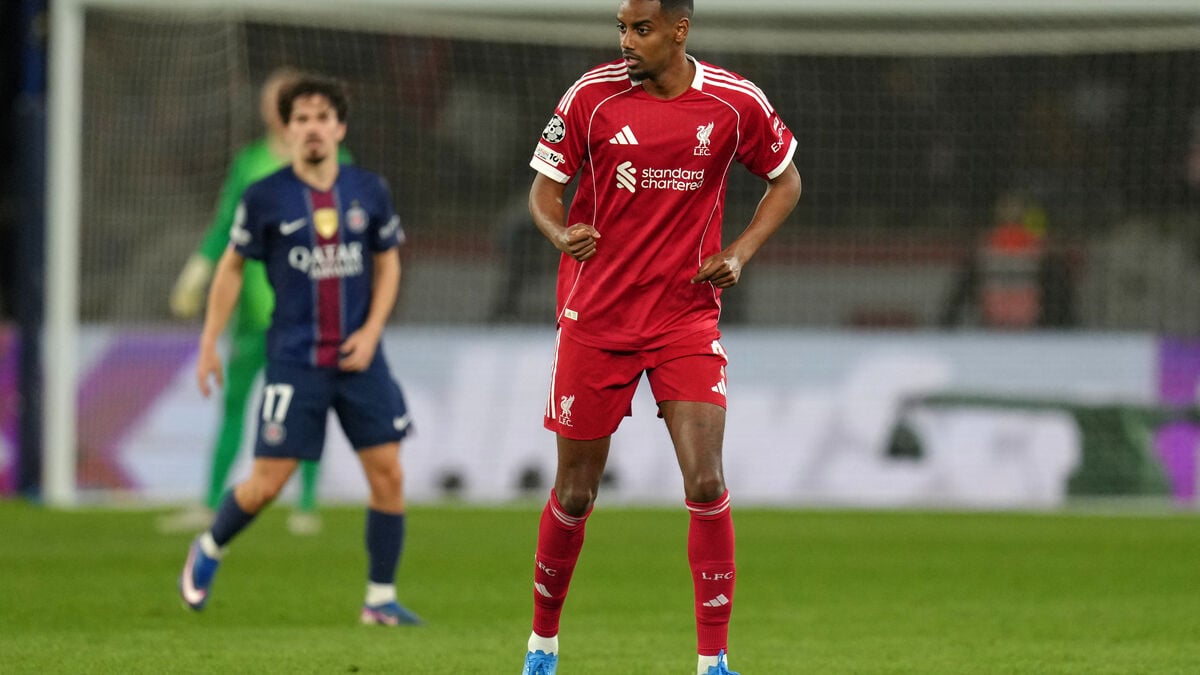 After the injury, Isak brought on as substitute in 1-1 draw with Chelsea