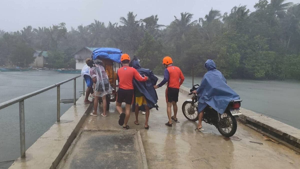 Super typhoon hits the Philippines – two dead