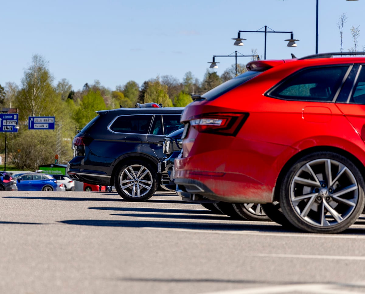 Infant Rescued from Locked Car in Botkyrka After Window Smashed
