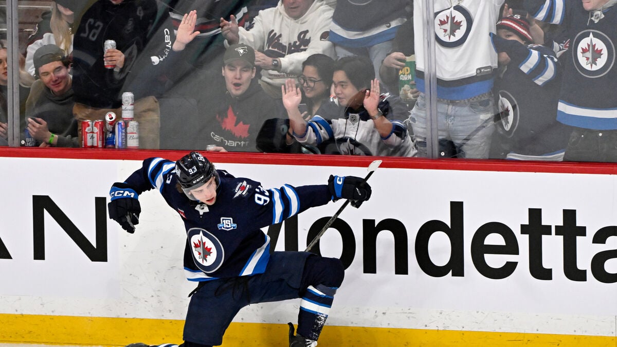 Playoff hopes alive for Winnipeg after 6-2 win over Seattle