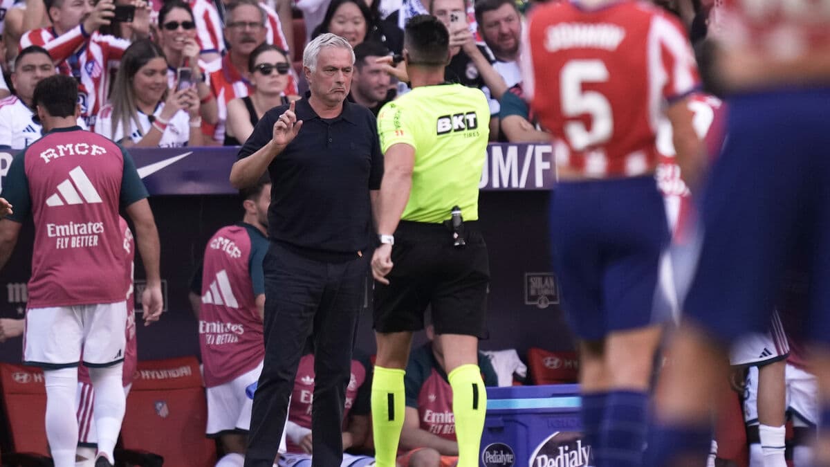 Mourinho blames refereeing committee after Real Madrid derby defeat to Atlético Madrid