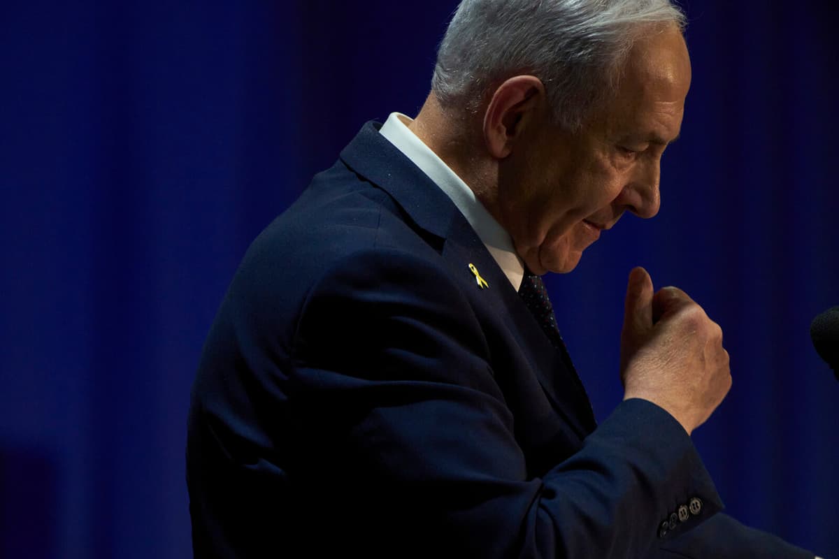 Netanyahu Accuses Judiciary of Holding Bribery Suspects Hostage