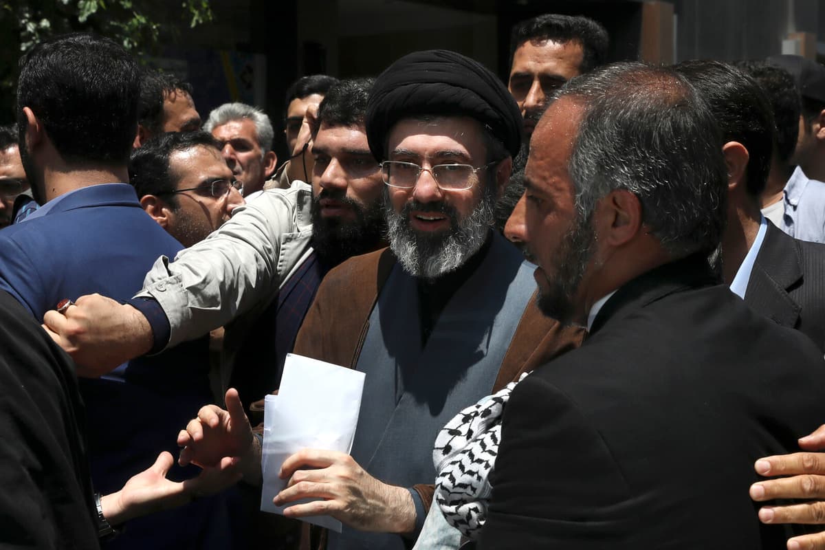 Khamenei's Inner Circle Targeted in Israeli Attacks