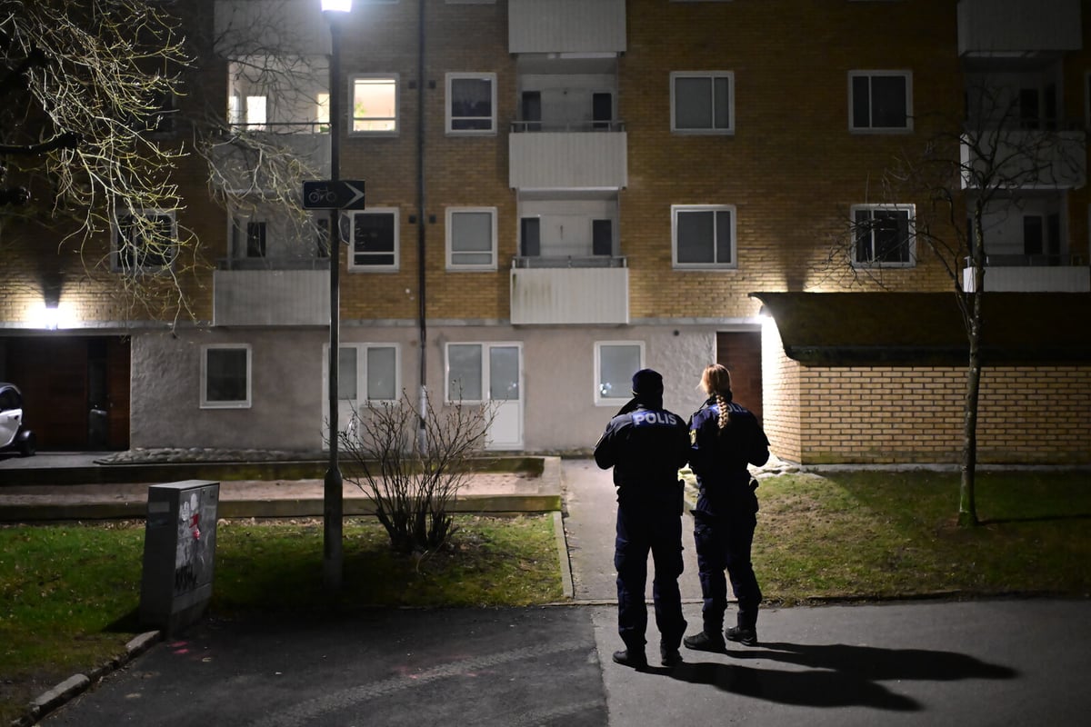 Teen Arrested After Man Shot in Gothenburg Residential Area
