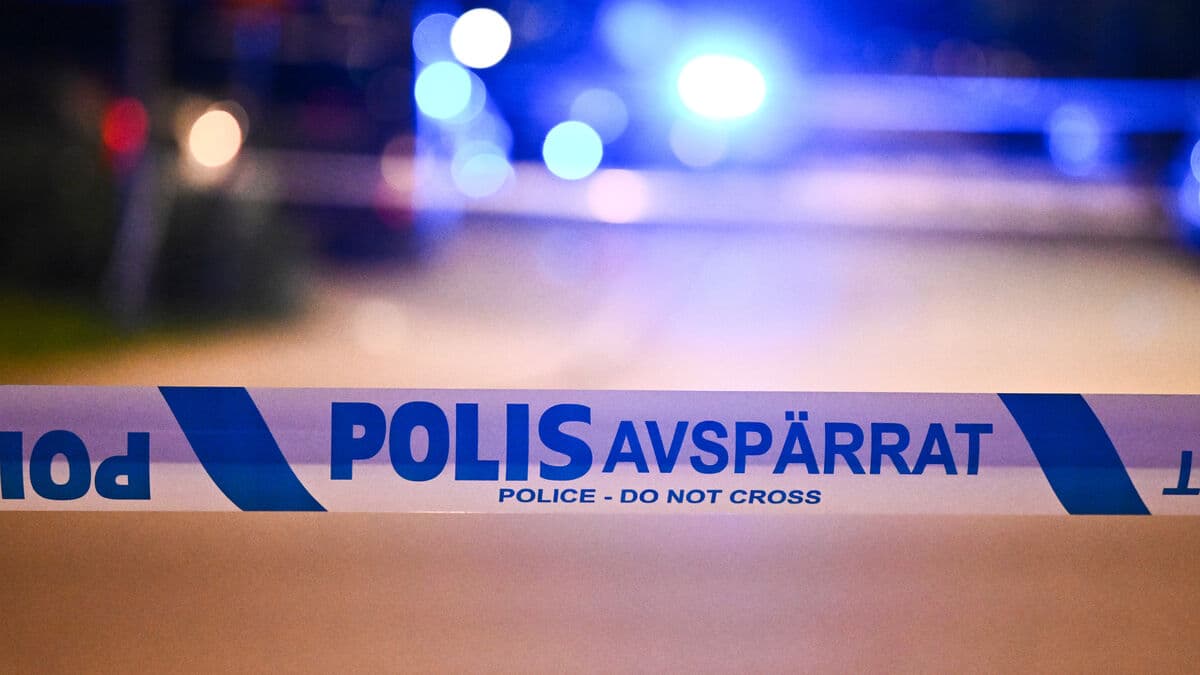 Two cars collide on E20 outside Gothenburg after wrong-way driving report