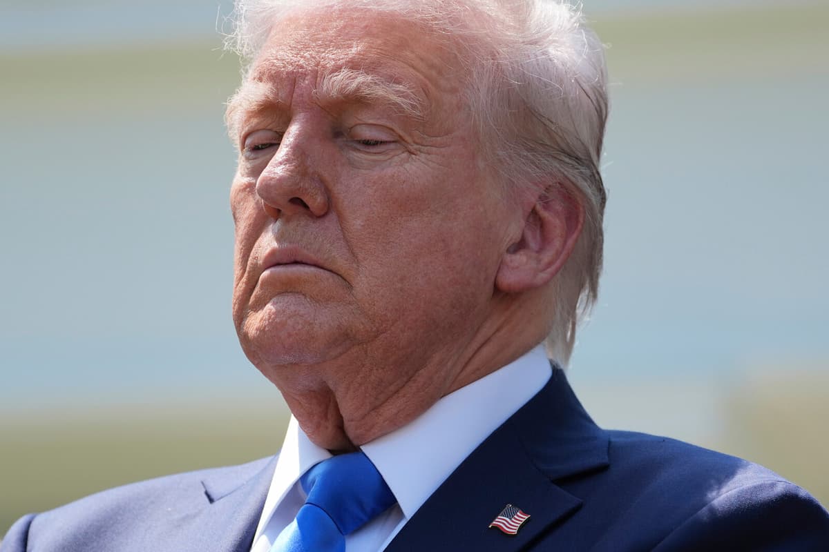 Trump Warns of Sanctions for Buying Oil from Iran