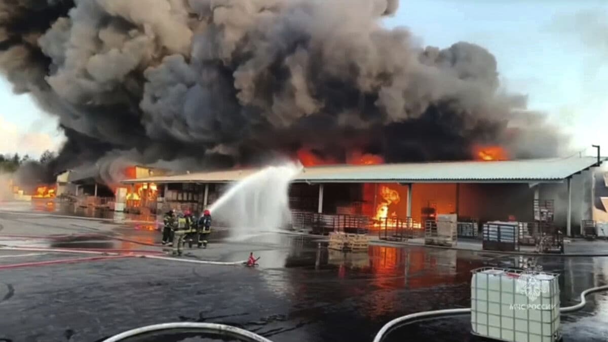 Several Injured in Russian Attack on Children's Hospital in Cherson