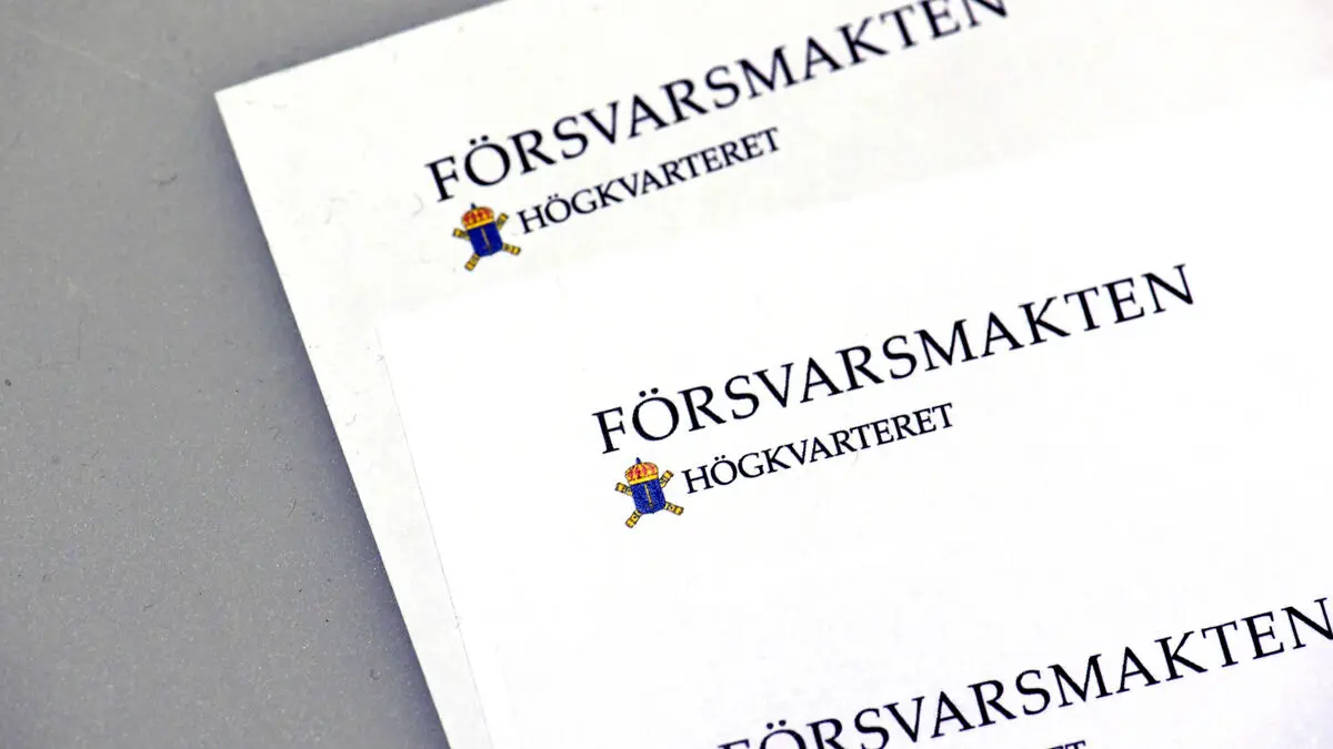 Stole from Swedish NATO officer, tried to sell to Russia