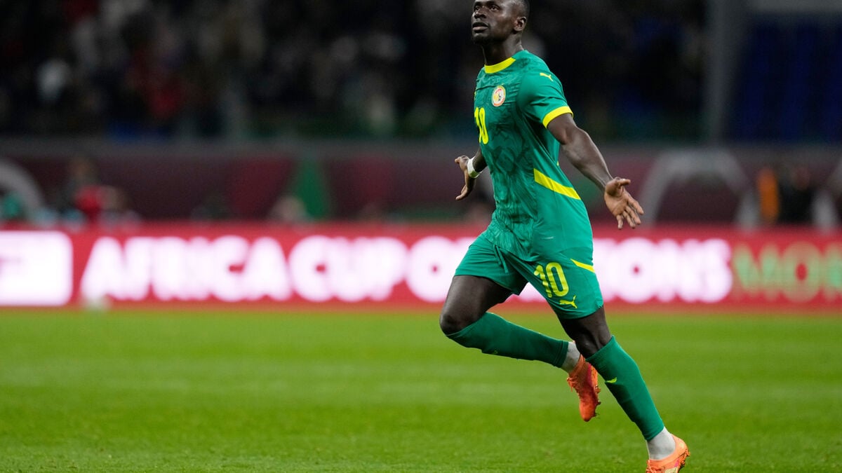 Liverpool heroes' fight - Senegal through to final