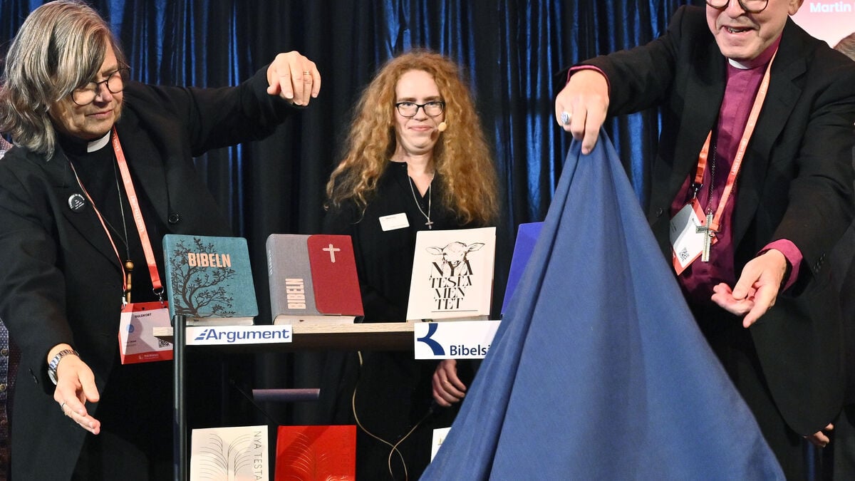 Archbishop unveils new New Testament translation in Gothenburg