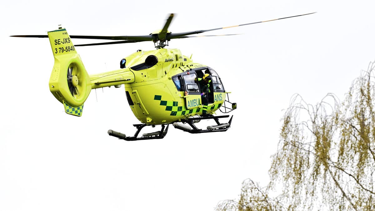Two motorcyclists injured in Härryda crash, taken to hospital by helicopter