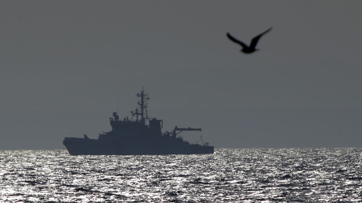 Migrant boat capsizes south of Crete, dozens missing