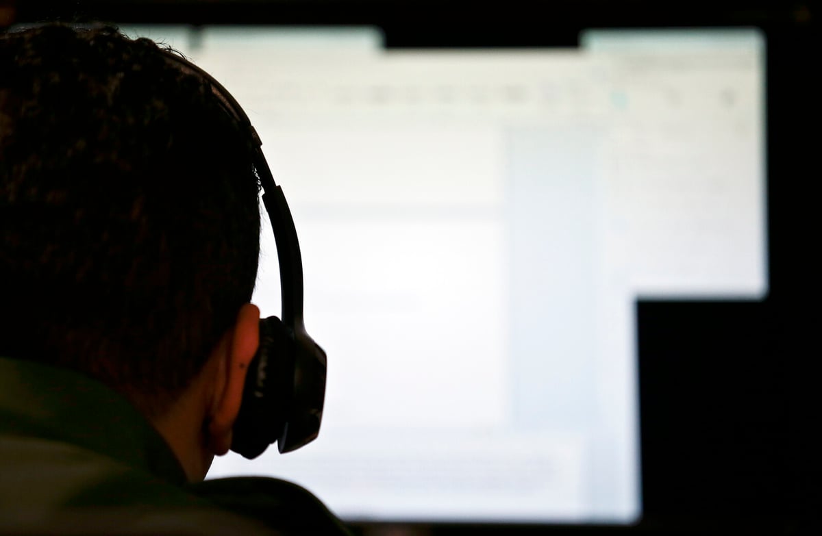 AI Transforms Call Centers: Indian Accents Neutralized for Clarity