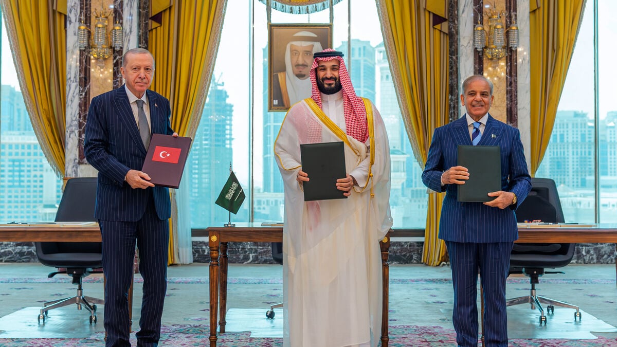 Expert says Turkey-Pakistan-Saudi defence pact aims to counter Iranian influence