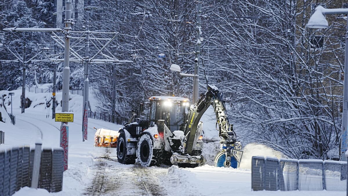 SMHI tightens snow warning -