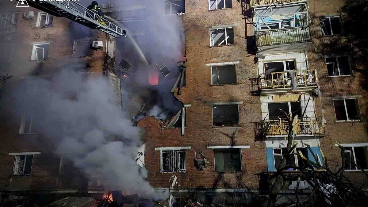 Ukraine: At least eight killed and 52 injured after overnight Russian attacks