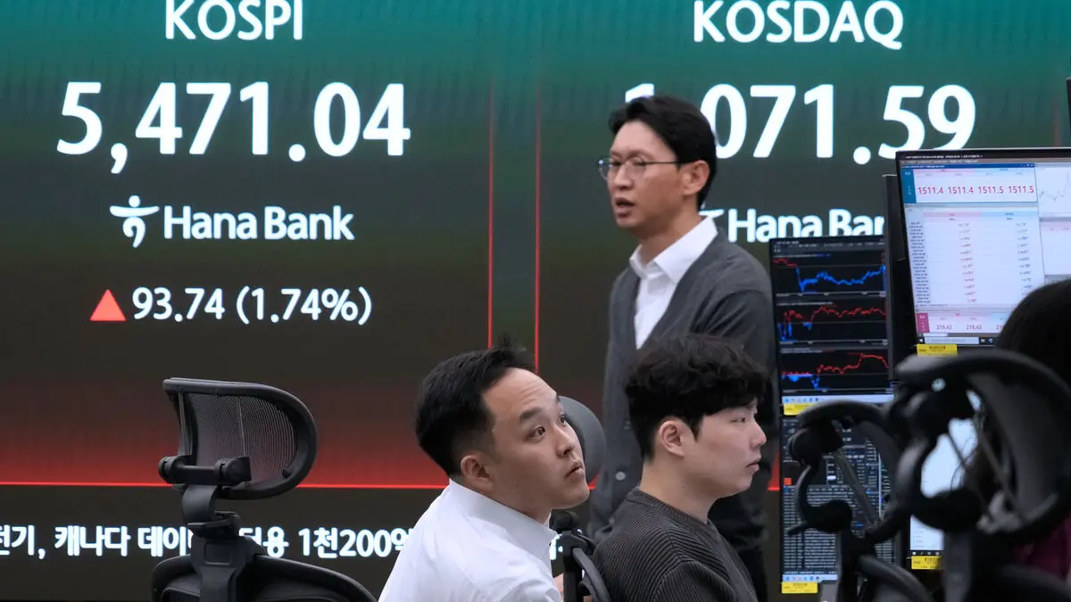 Asian stock markets start trading week on a high note