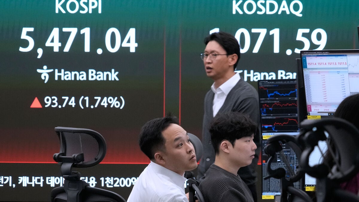Asian stock markets start trading week on a high note
