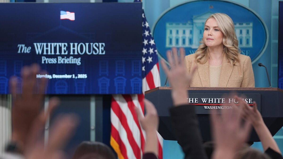 White House defends double boat attack