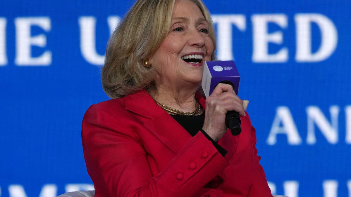 Clinton: Trump should be questioned about Epstein contacts