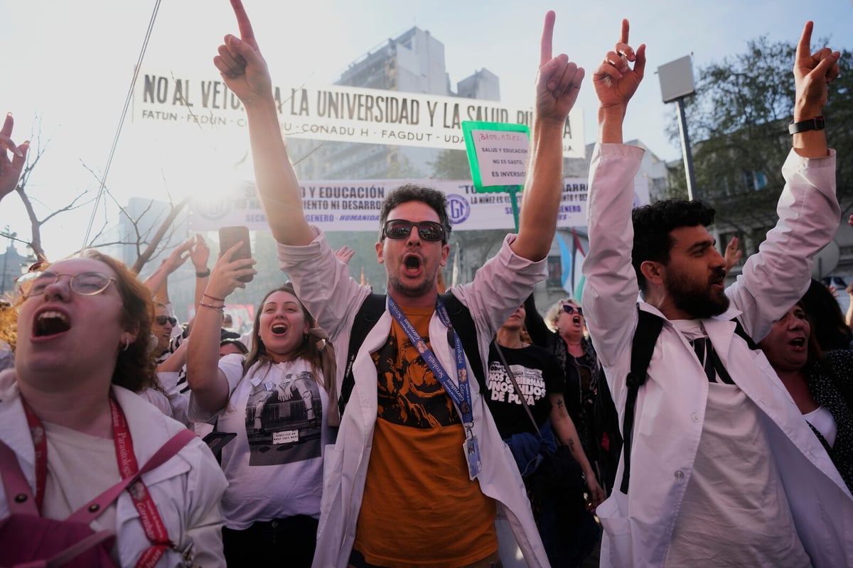 Argentinians Celebrate as Congress Rejects Milei's Budget Veto