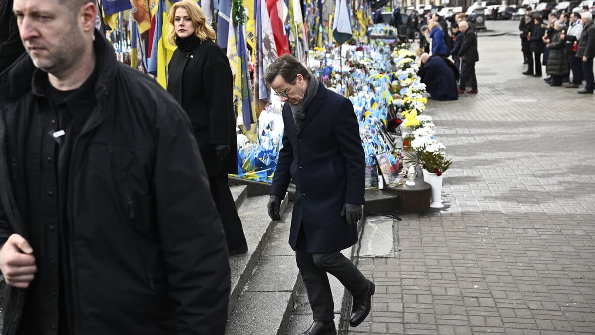 Kristersson in Kyiv says they are holding the Russians back