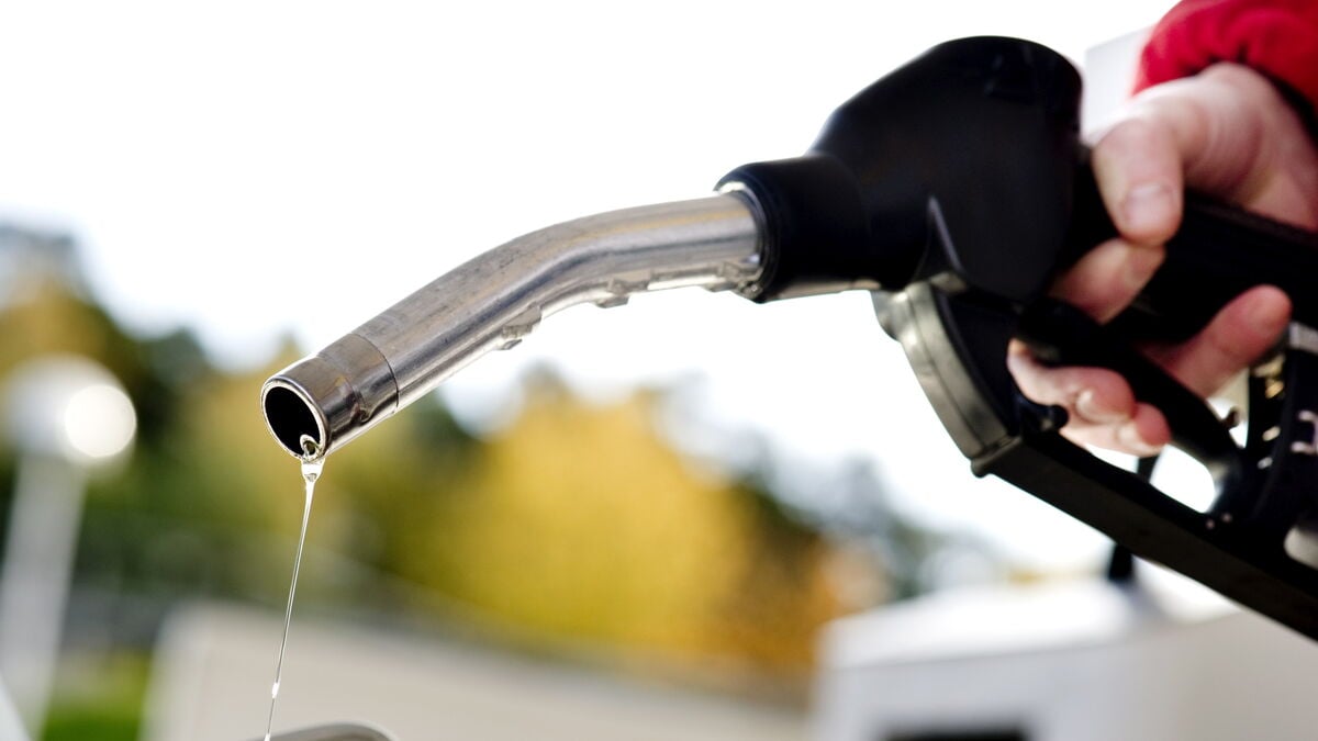 Sweden's fuel tax cut sparks expected rush, with Norwegian drivers heading for the pumps