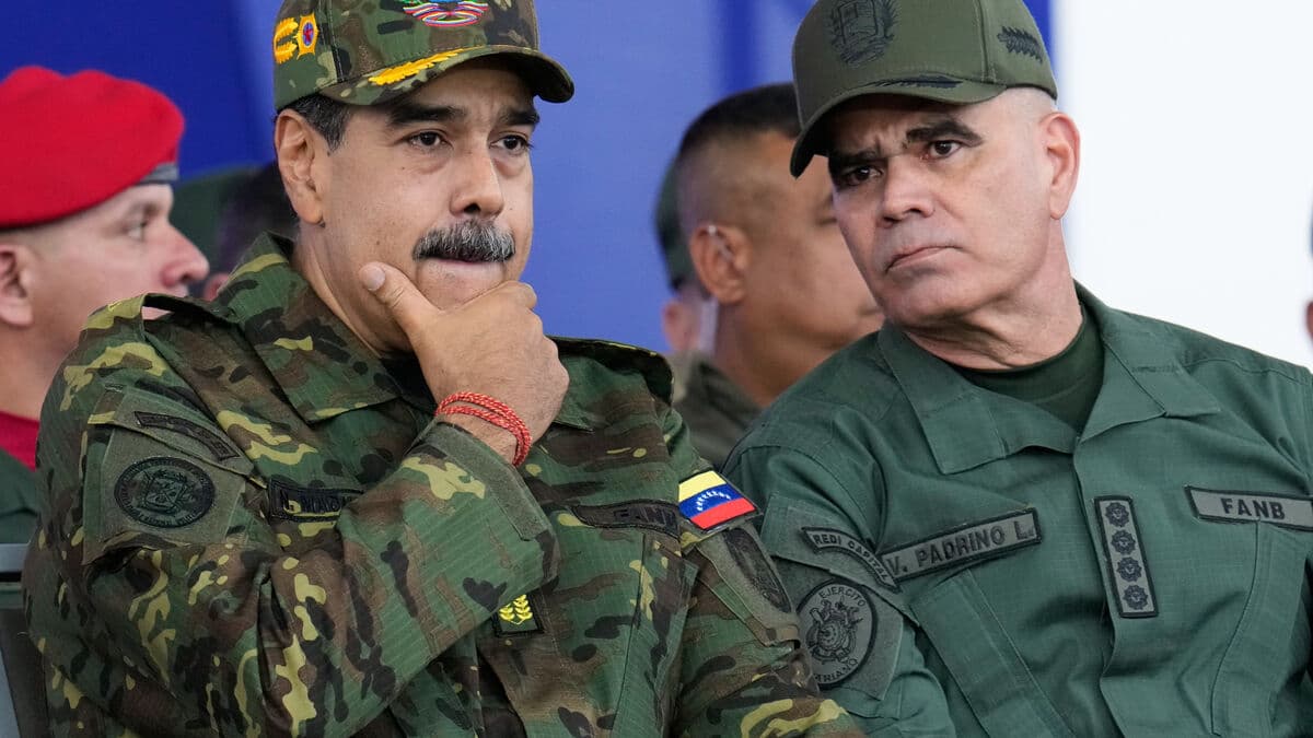 Venezuela: Maduro-loyal defense minister Vladimir Padrino López fired