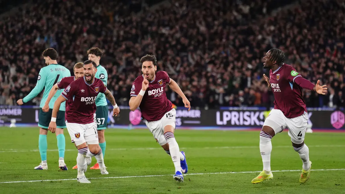 West Ham sent Tottenham below the relegation line