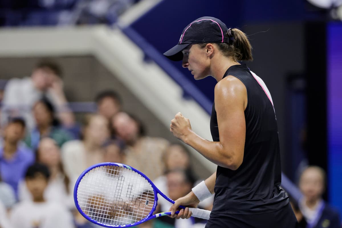 Iga Swiatek Advances to US Open Fourth Round After Comeback Win