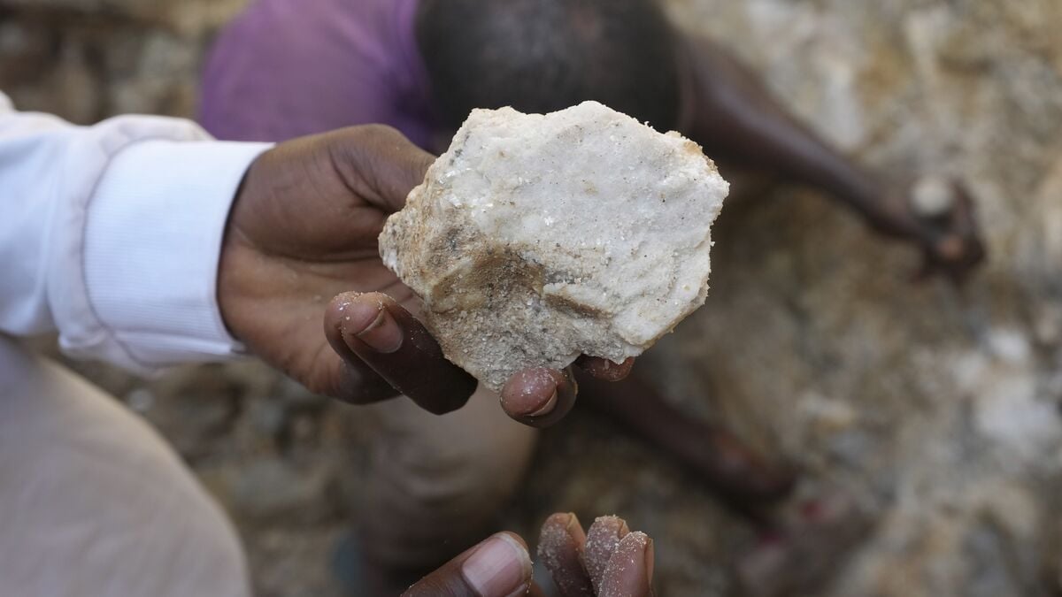 Green funds invest in blacklisted mines