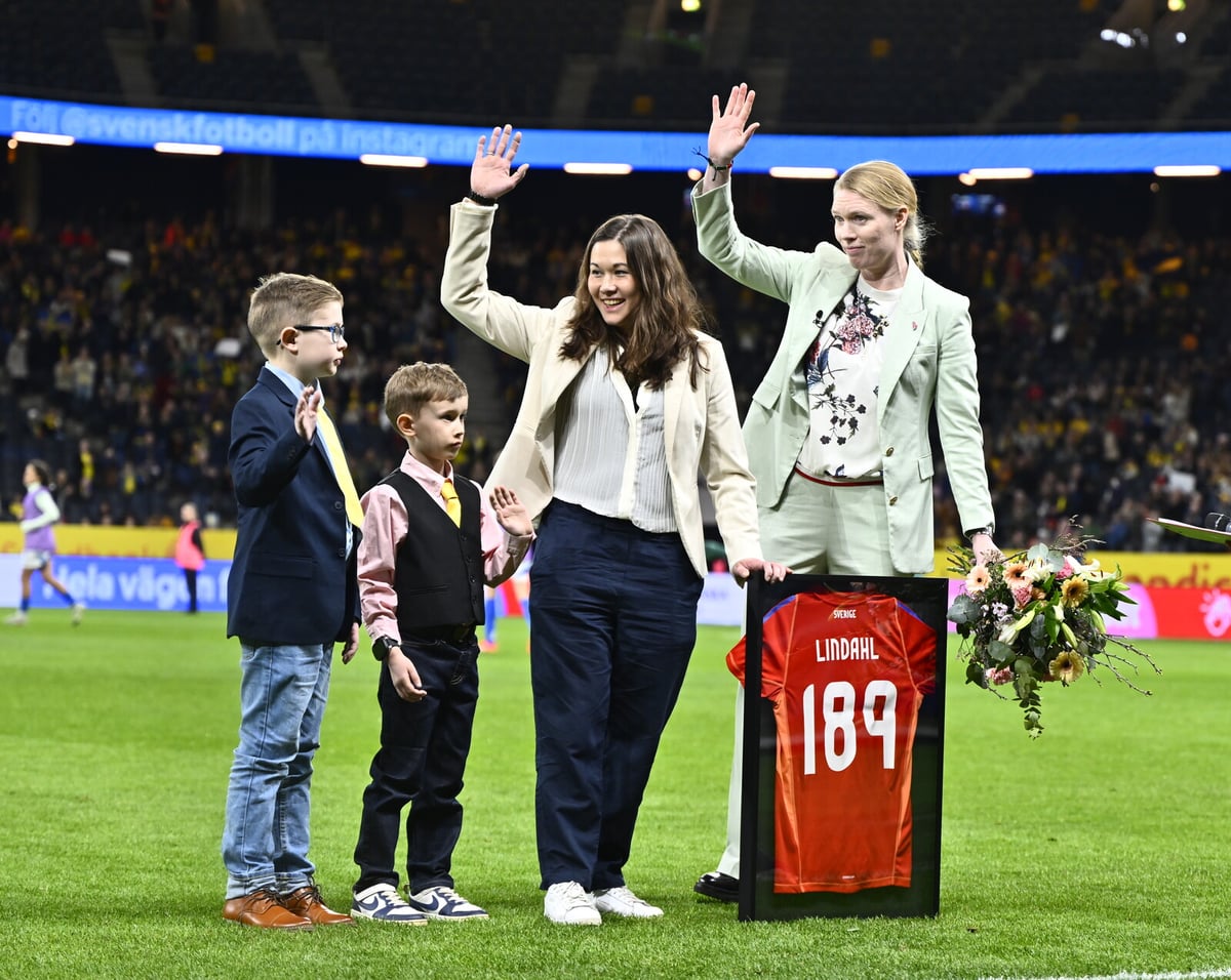 Hedvig Lindahl Honored in Emotional Farewell at Sweden-Italy Match