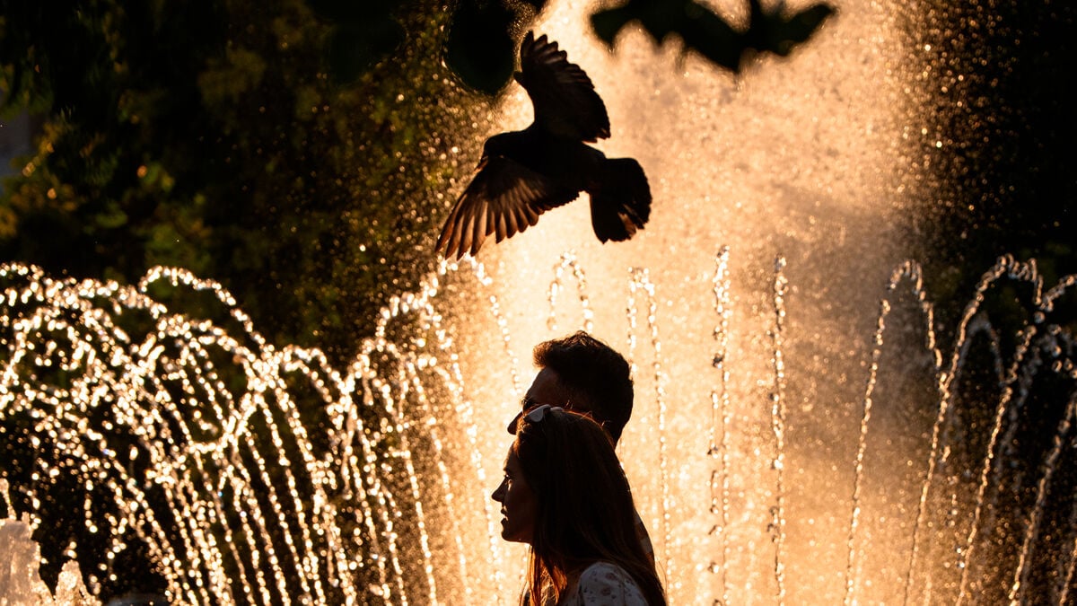 Heat wave moves east as Balkan countries issue warnings over 40C temperatures