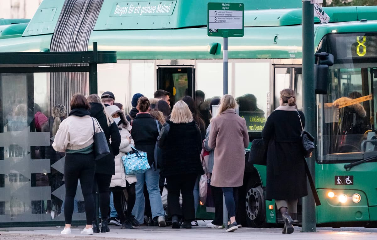 Government Proposes Tax Cuts on Electricity, Dance Events, and Commutes