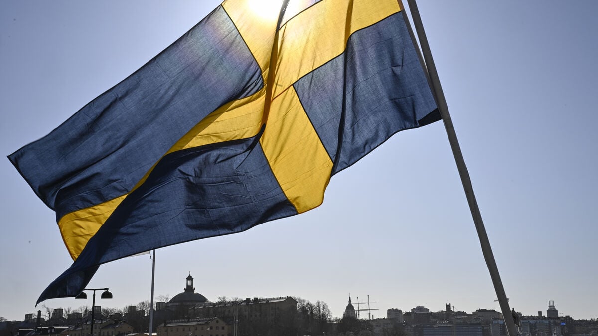 Swedish GDP falls 0.8% in July, worse than expected