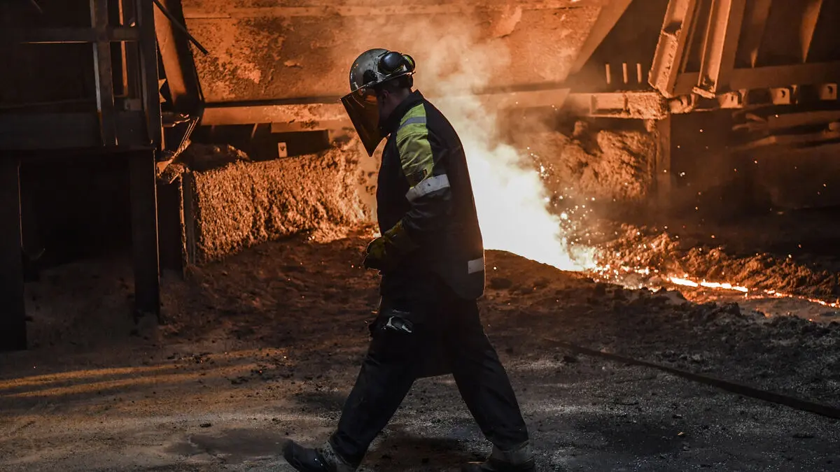 Higher temperature in industry as manufacturing PMI rises to 56.1 in February