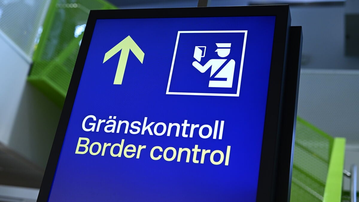 New EU Border Control: Fingerprints and Photos Required