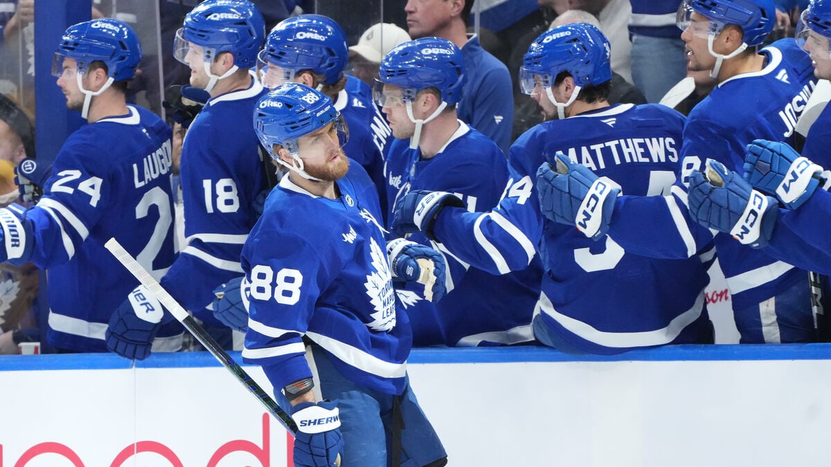 Nylander's scoring party against Pittsburgh - it came loose
