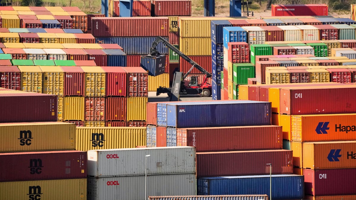 Swedish Export to US Drops Sharply Amid Tariff Impact