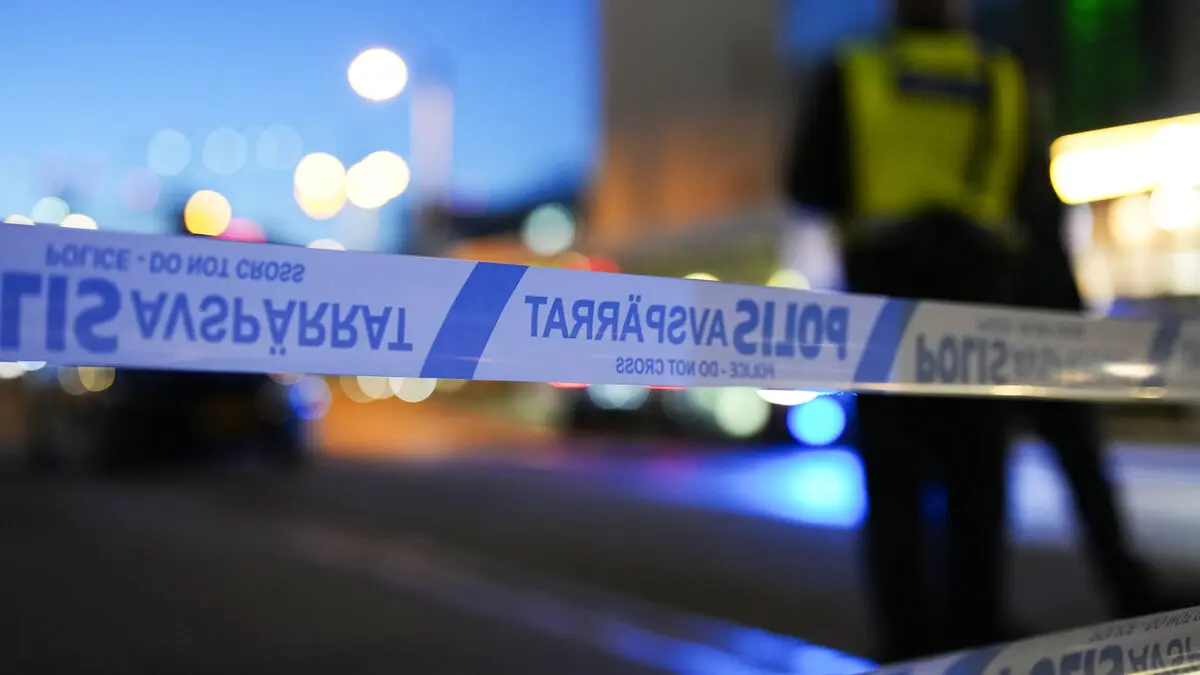 Tractor-trailer overturns in Borlänge, several taken to hospital