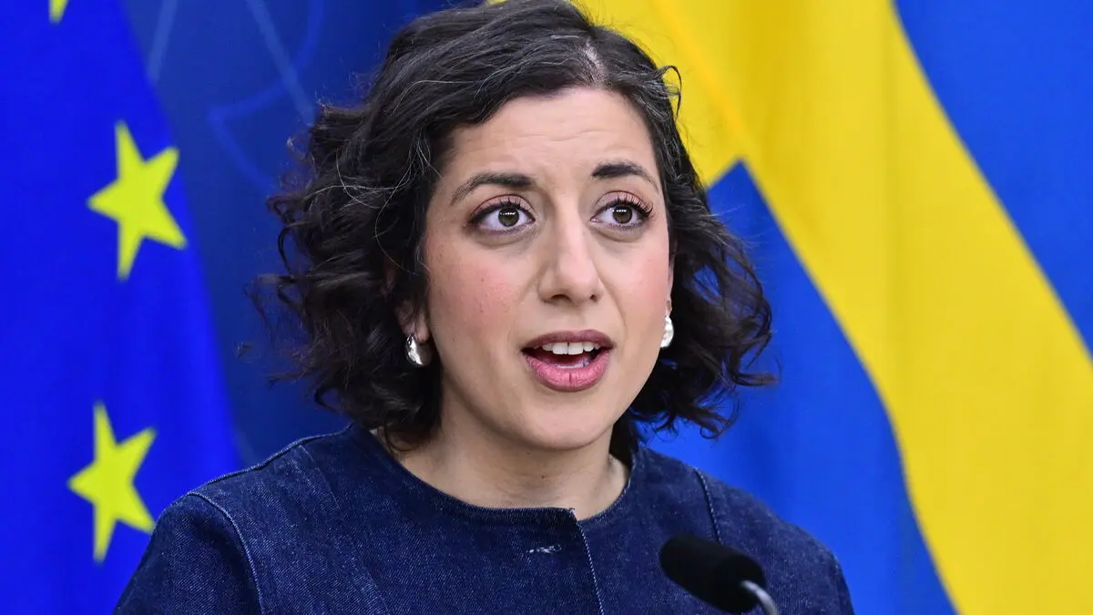 Liberal Party leader Simona Mohamsson pressures Minister of Culture over SVT cuts